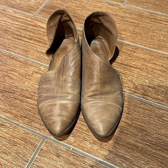 Free People Royal Flat. Size 37, women’s 7. Brown / tan. - Picture 3 of 8